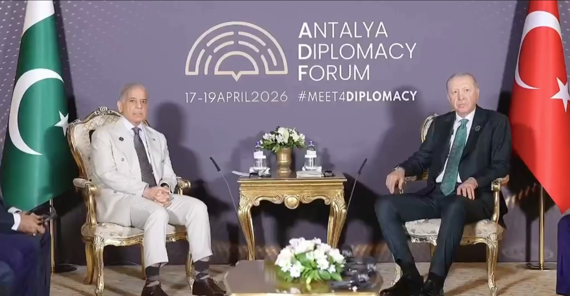 Sharif, Erdogan meet in Antalya, reaffirm support for peace efforts